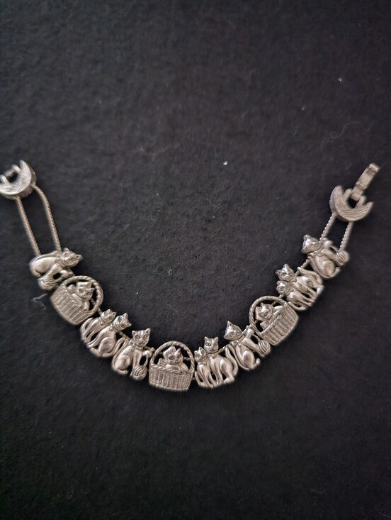 Vintage Jewelry - Vintage Silver-Tone Cat Link Bracelet - Silver Cat Jewelry